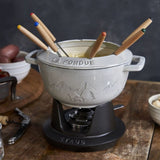 Staub service à fondue motif montagne 20cm Truffe blanche